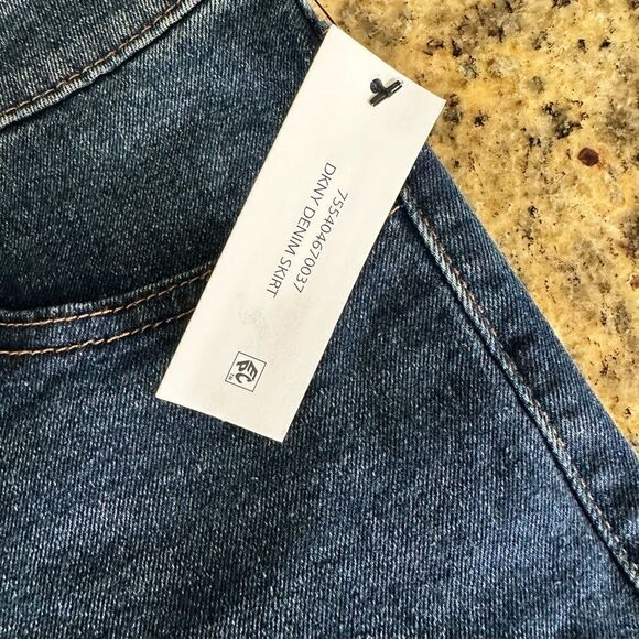 NWT DKNY Women’s Blue Jean Mini Skirt Raw Hem - Size 6 - Picture 4 of 8